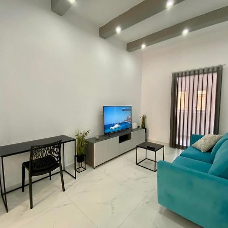 Seaside Apartment In Gzira מראה חיצוני תמונה