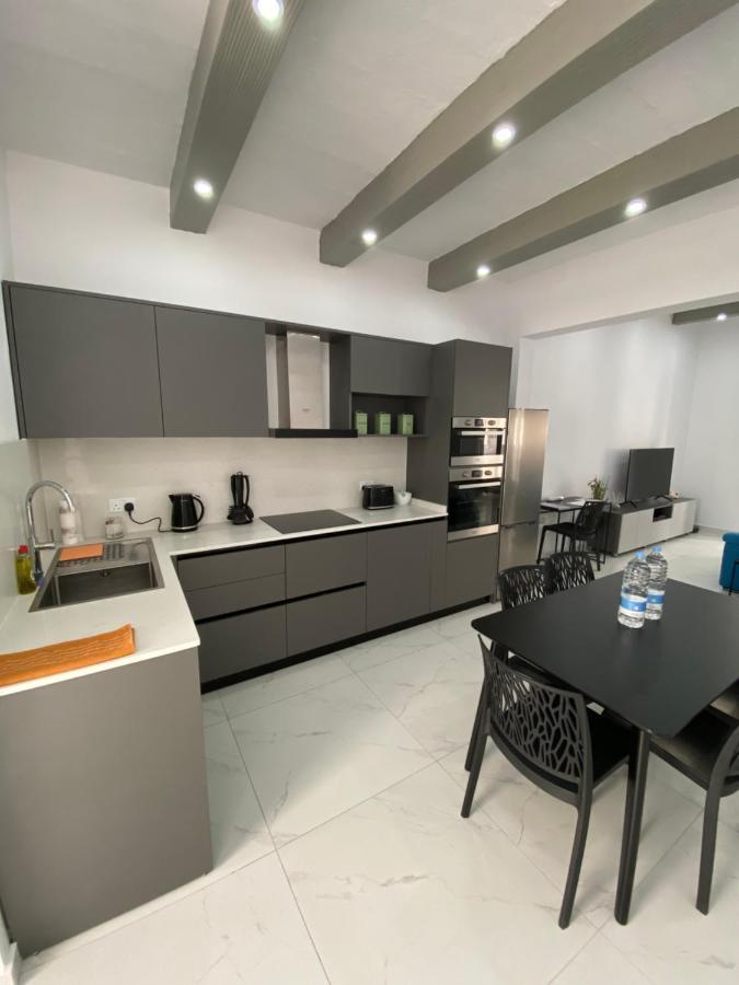 Seaside Apartment In Gzira מראה חיצוני תמונה