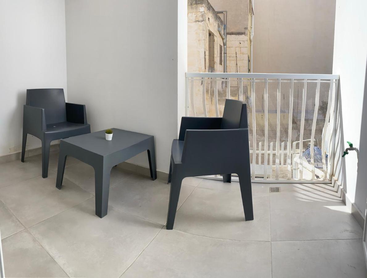 Seaside Apartment In Gzira מראה חיצוני תמונה